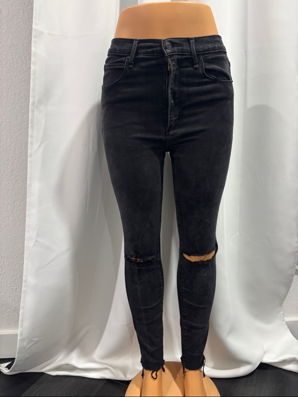 Abercrombie & Fitch Black High-Rise Skinny Jeans with Knee Rips